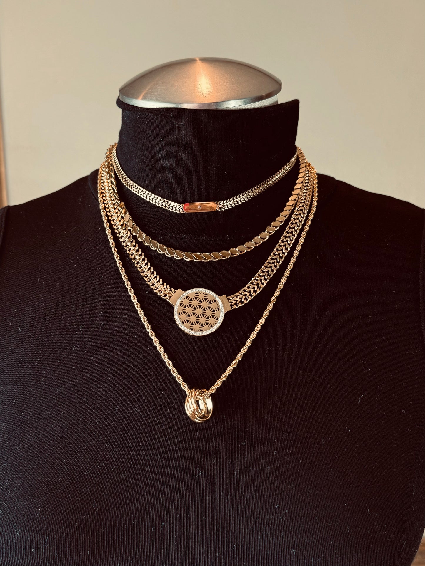 Fomo Necklace Gold