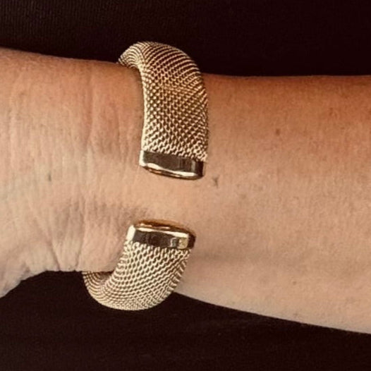 Spicy Bangle Gold Bracelet