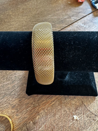 Spicy Bangle Gold Bracelet
